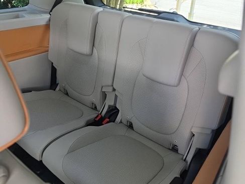Used 2025 Volkswagen ID. Buzz 1st Edition AWD/4WD image 9