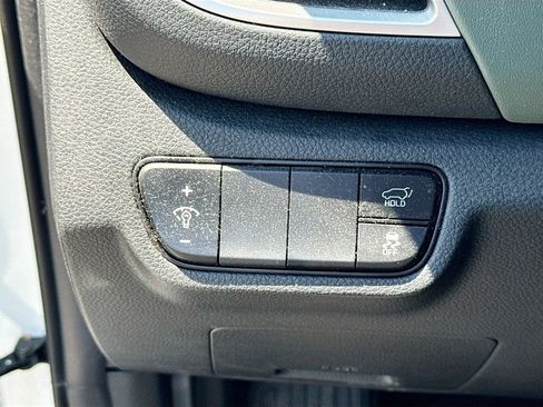 Certified 2024 Kia Seltos SX w/ SX Sunroof Package AWD/4WD image 13