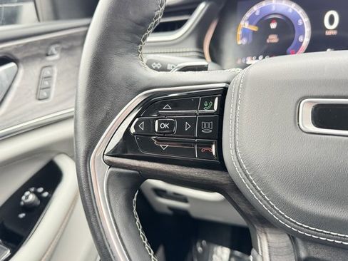 Used 2021 Jeep Grand Cherokee L Overland w/ Luxury Tech Group IV image 32