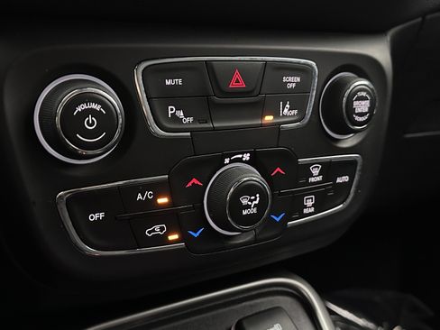 Used 2021 Jeep Compass Latitude w/ Driver Assistance Group FWD image 15