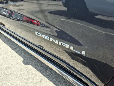 Used 2023 GMC Sierra 1500 Denali w/ Denali Reserve Package AWD/4WD image 11