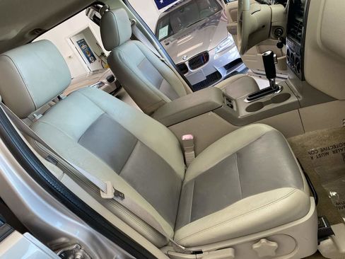 Used 2007 Ford Explorer XLT image 21