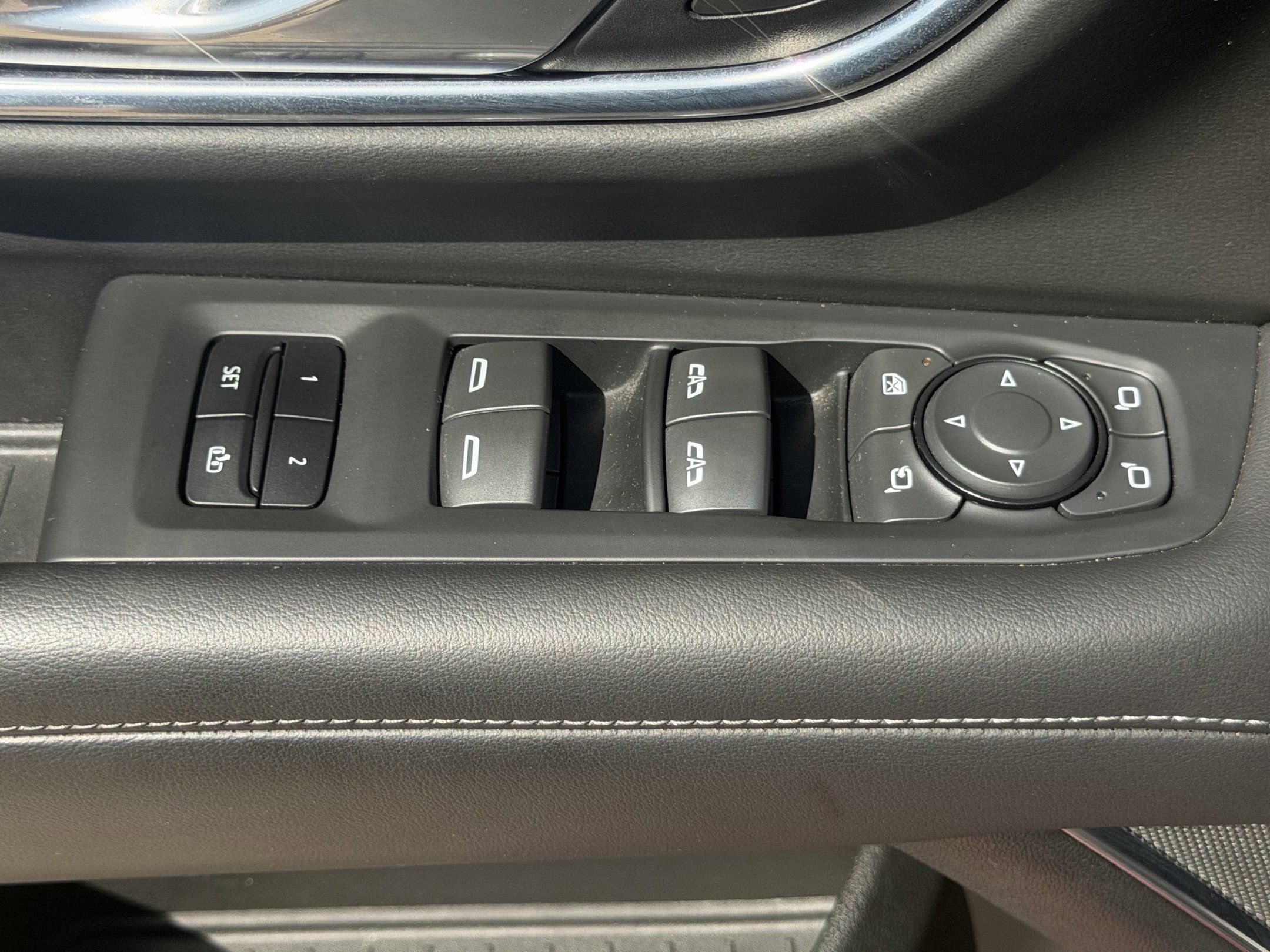 Used 2021 Chevrolet Tahoe Z71 w/ Z71 Off-Road Package AWD/4WD image 28