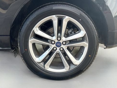 Used 2018 Ford Edge Sport w/ Technology Package AWD/4WD image 30