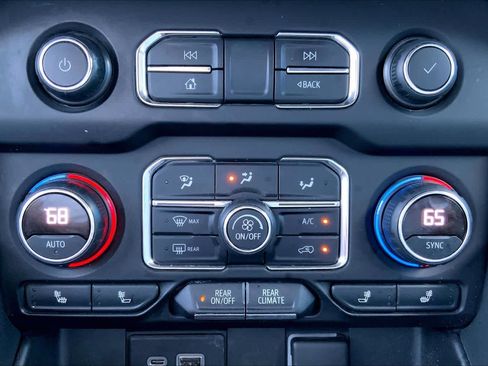 Used 2021 Chevrolet Tahoe LT image 35