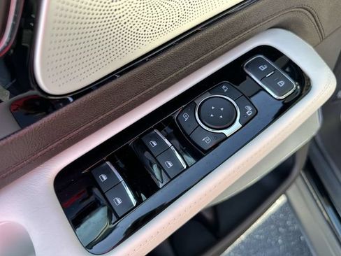 Used 2024 Lincoln Aviator Black Label AWD/4WD image 19