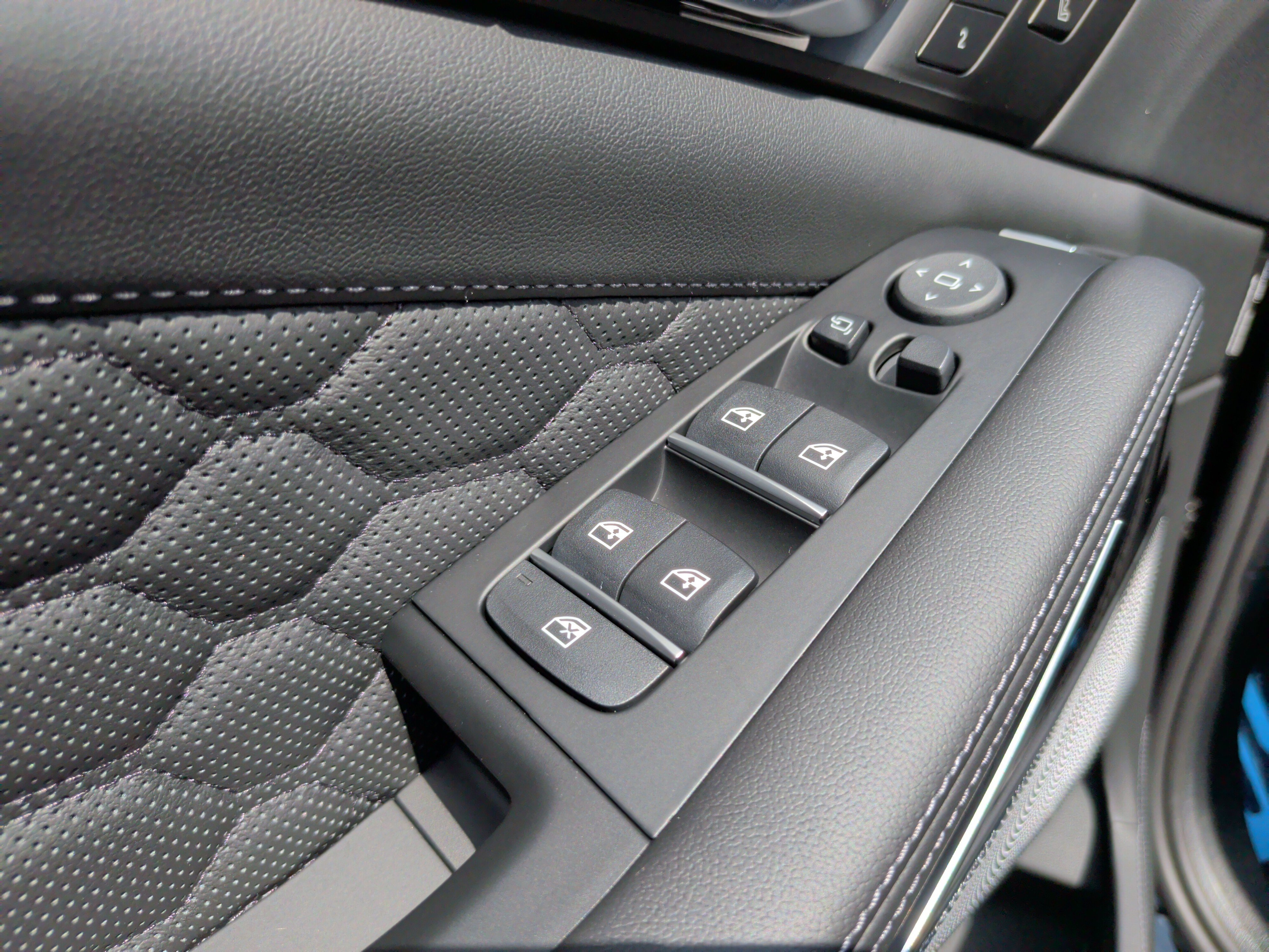 New 2026 BMW X5 M Competition w/ Executive Package AWD/4WD image 30