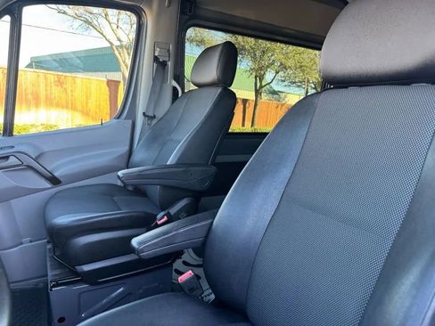 Used 2017 Mercedes-Benz Sprinter 2500 image 12