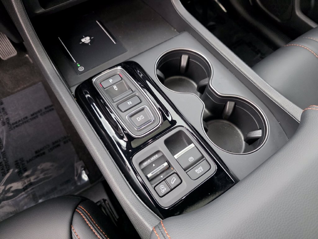 Used 2025 Honda Pilot TrailSport image 28