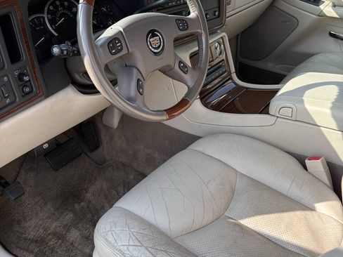 Used 2004 Cadillac Escalade AWD image 6