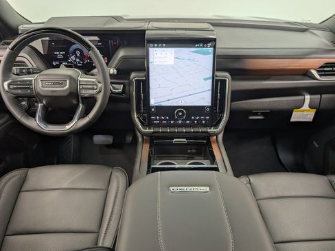 Used 2026 GMC Yukon Denali w/ Denali Reserve Package image 17