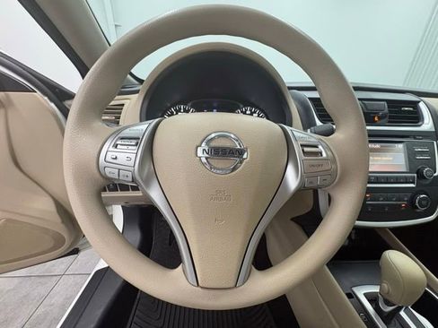 Used 2016 Nissan Altima 2.5 S w/ Power Driver Seat Package FWD image 13
