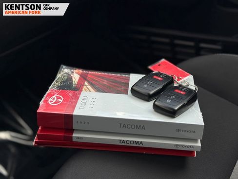 Used 2025 Toyota Tacoma TRD Off-Road image 42