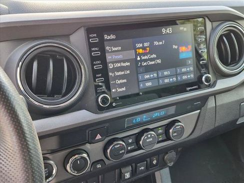 Used 2021 Toyota Tacoma TRD Sport AWD/4WD image 12