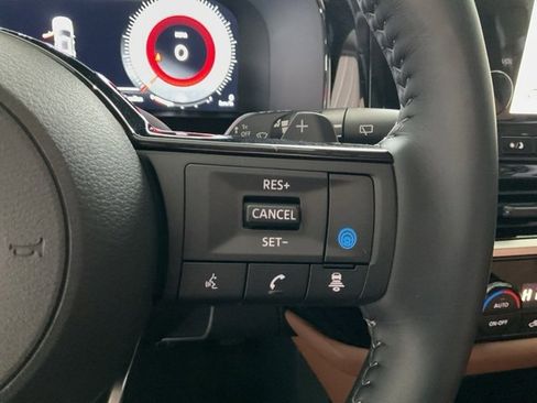 Used 2025 Nissan Pathfinder Platinum w/ Cargo Package image 12