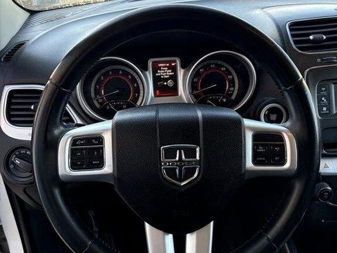 Used 2017 Dodge Journey SE w/ Flexible Seating Group image 9