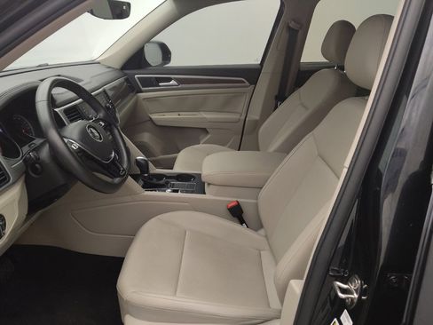 Used 2019 Volkswagen Atlas SE FWD image 17