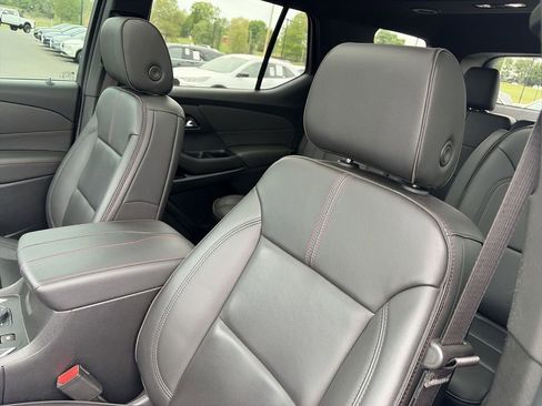 Used 2023 Chevrolet Traverse RS w/ LPO, Floor Liner Package AWD/4WD image 11