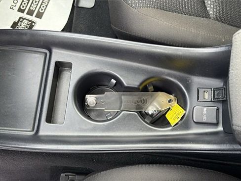 Used 2021 Toyota Prius LE image 15