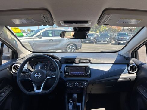 Used 2025 Nissan Versa SV FWD image 30