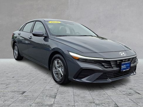 Used 2026 Hyundai Elantra SE FWD image 3