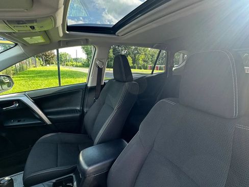 Used 2016 Toyota RAV4 XLE AWD/4WD image 17