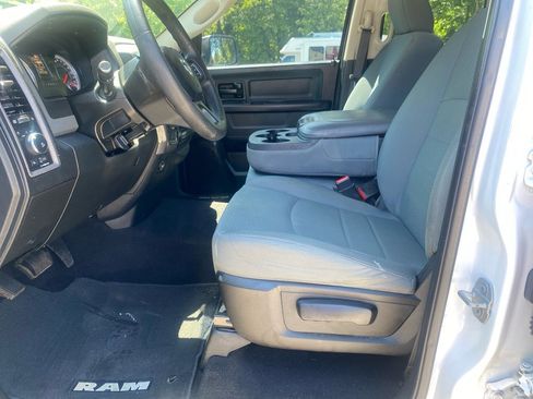 Used 2017 RAM 1500 Express w/ Express Value Package AWD/4WD image 9
