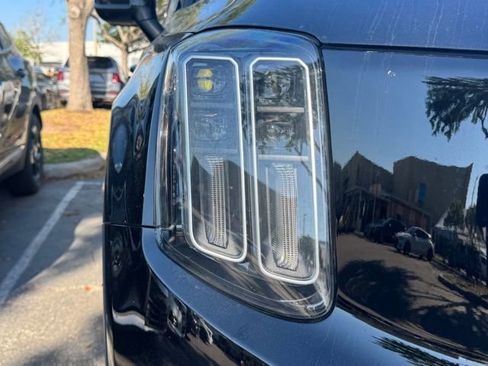 Used 2023 Kia Telluride S image 8