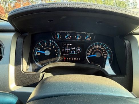 Used 2014 Ford F150 Lariat w/ Equipment Group 502A Luxury image 10