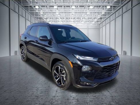 Used 2023 Chevrolet TrailBlazer RS w/ Sun and Liftgate Package AWD/4WD image 3