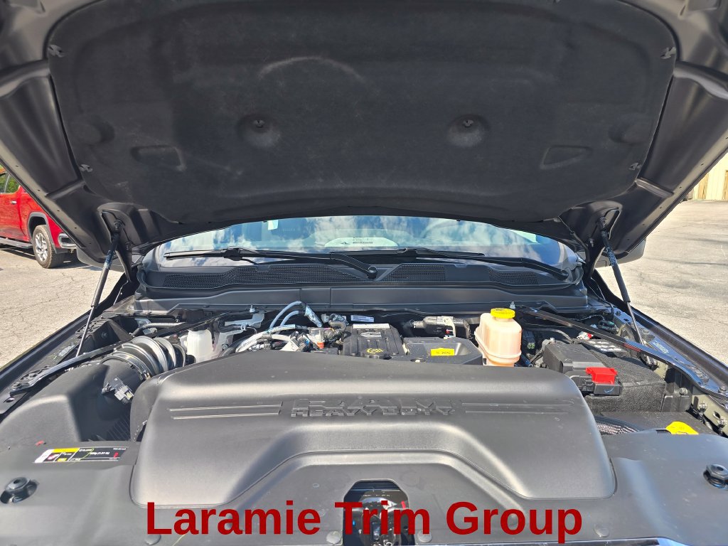 New 2026 RAM 4500 4x4 Crew Cab DRW w/ Laramie Trim Package image 19