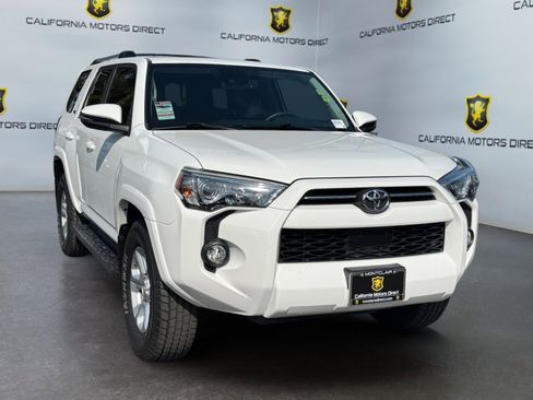 Used 2020 Toyota 4Runner SR5 Premium w/ Moonroof Package RWD image 7