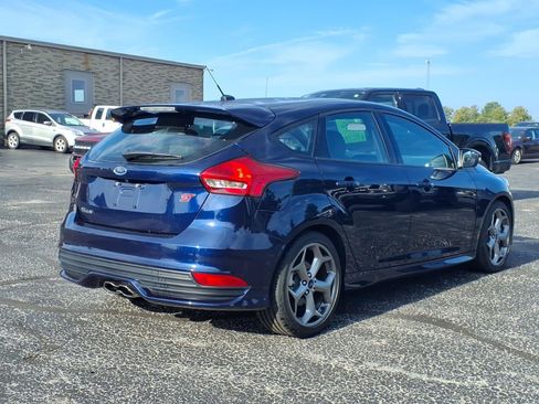 Used 2017 Ford Focus ST FWD image 4