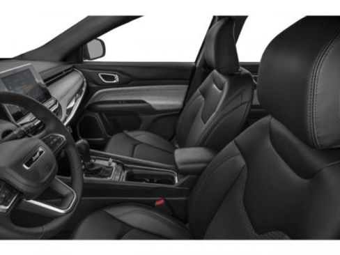 Used 2025 Jeep Compass Latitude image 11