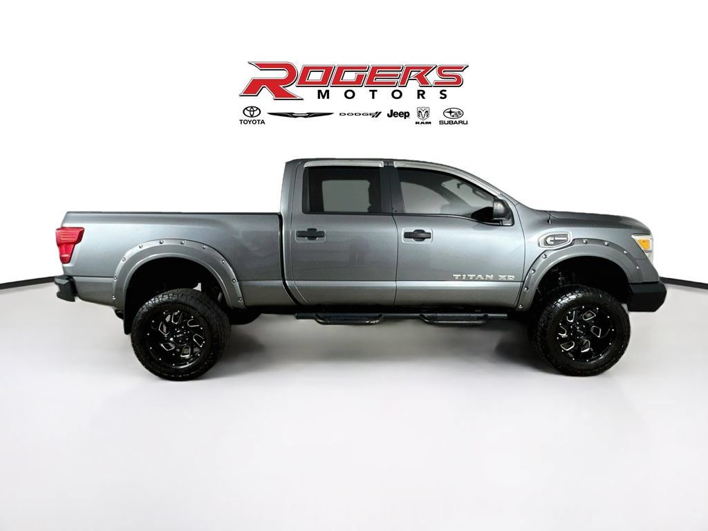 Used 2017 Nissan Titan S AWD/4WD image 9