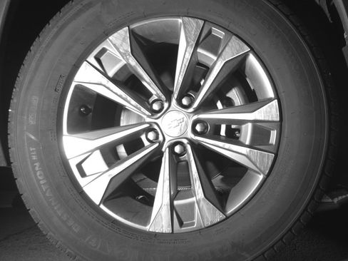 Used 2025 Chevrolet Equinox LT FWD image 13