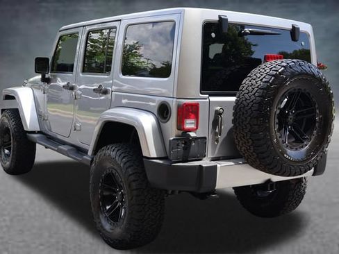 Used 2015 Jeep Wrangler Unlimited Sahara AWD/4WD image 15