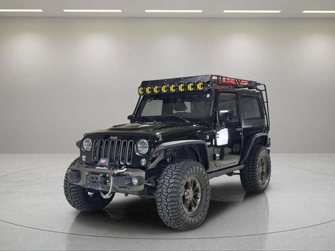 Used 2016 Jeep Wrangler Sahara AWD/4WD image 16