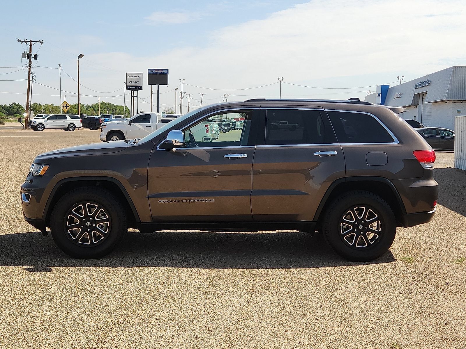 Used 2017 Jeep Grand Cherokee Limited AWD/4WD image 2
