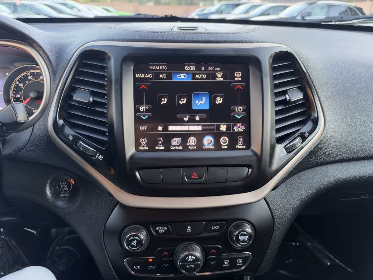 Used 2014 Jeep Cherokee Limited w/ Trailer Tow Group AWD/4WD image 19