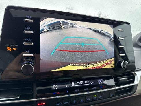 Used 2022 Toyota Sienna XLE image 29