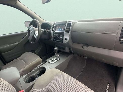 Used 2020 Nissan Frontier SV AWD/4WD image 9