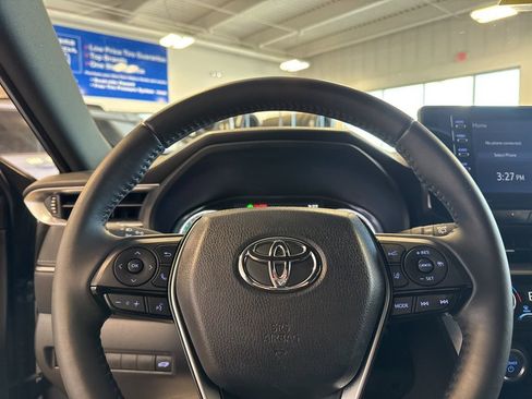 Used 2022 Toyota Venza XLE image 20
