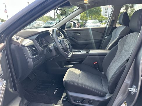 Used 2023 Nissan Rogue SV FWD image 16