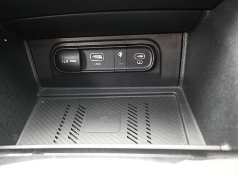 Used 2023 Kia Sportage SX image 4