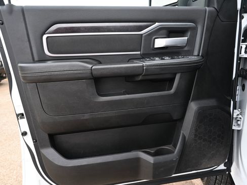 Used 2024 RAM 3500 Big Horn image 7