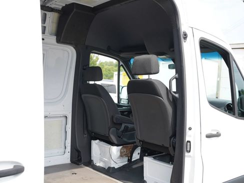 Used 2023 Mercedes-Benz Sprinter 2500 image 15