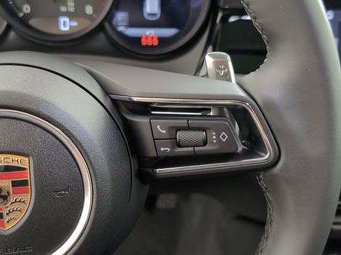 Certified 2025 Porsche Macan image 29