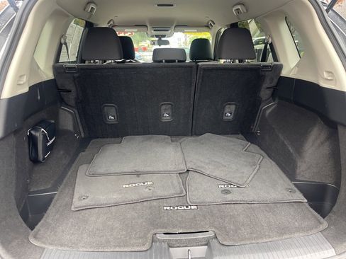 Certified 2023 Nissan Rogue SV image 21