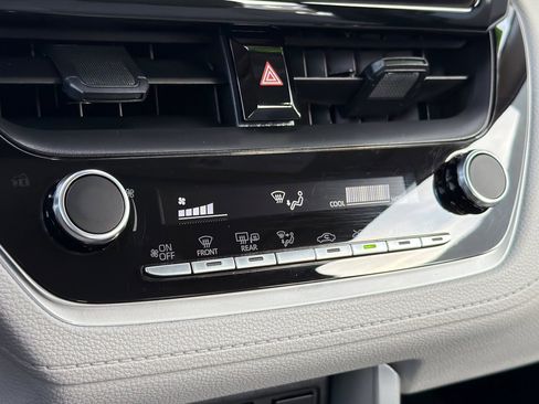 Certified 2025 Toyota Corolla Cross L image 20